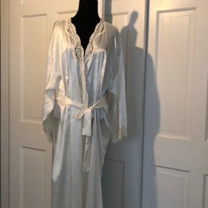 Victoria Secret long ivory Bride robe size M/L
